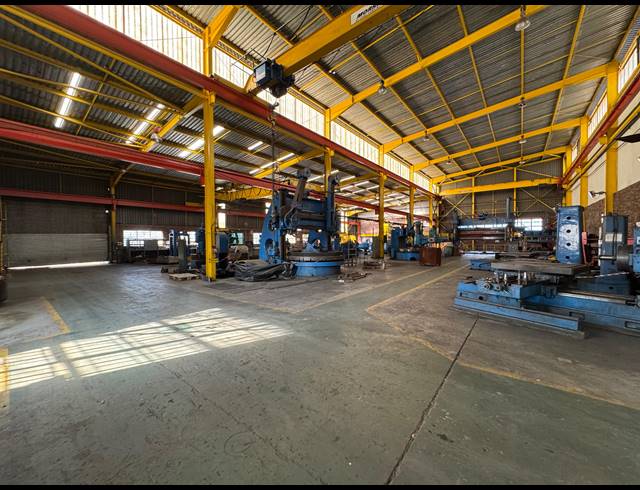 2,300M² WAREHOUSE FOR SALE IN ROBERTVILLE
